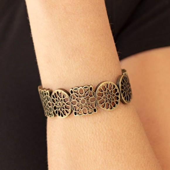 Mandala Mixer - Copper Hinge Bracelet - Picture 2 of 3